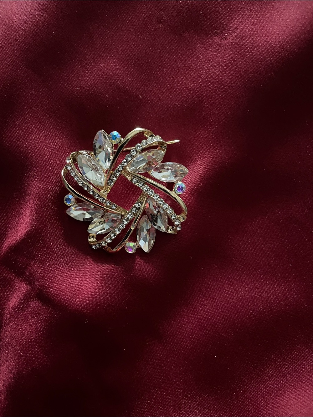 Source Unknown Gold-Tone Clear Crystal Floral Swirl Brooch - Picture 7 of 13
